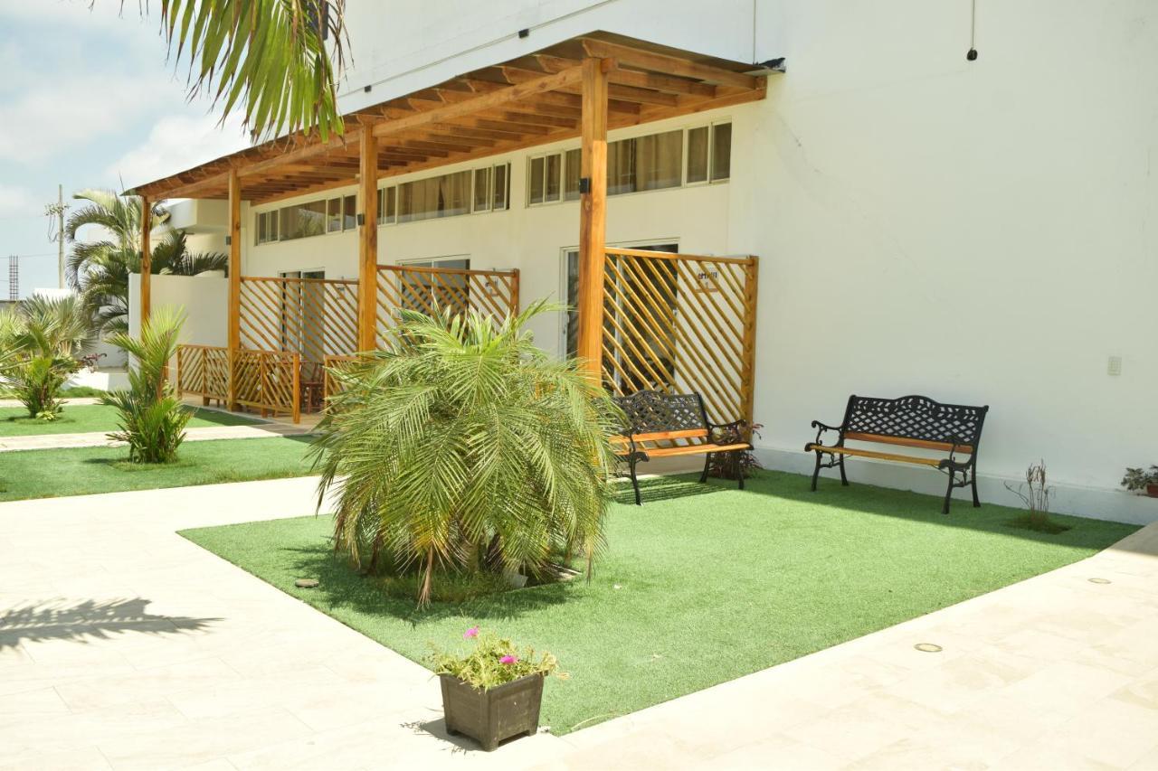 Ohana Beach Hotel Playas Eksteriør billede