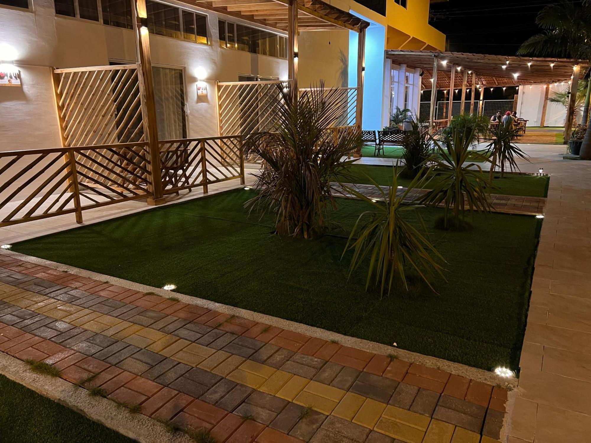 Ohana Beach Hotel Playas Eksteriør billede