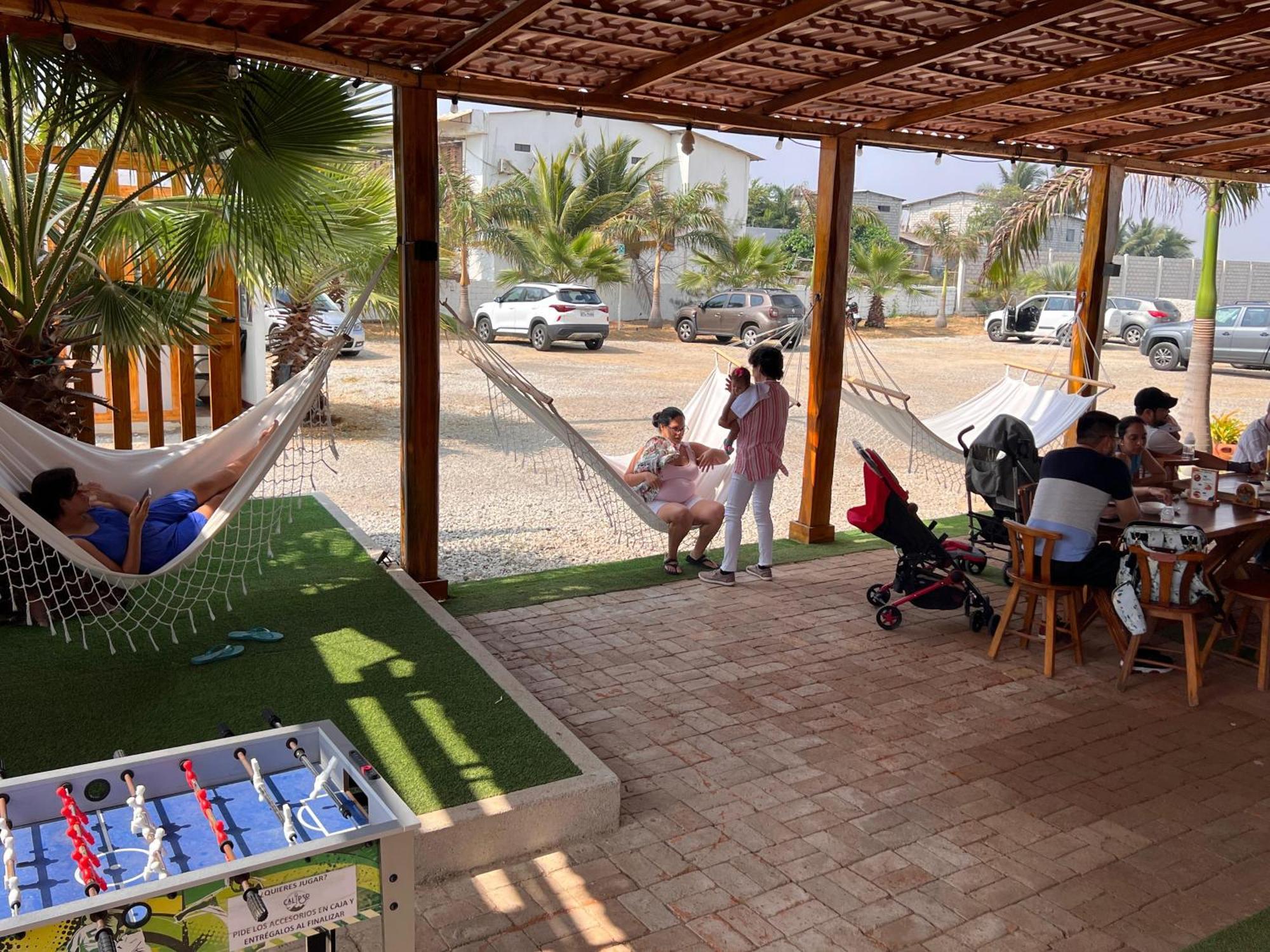 Ohana Beach Hotel Playas Eksteriør billede