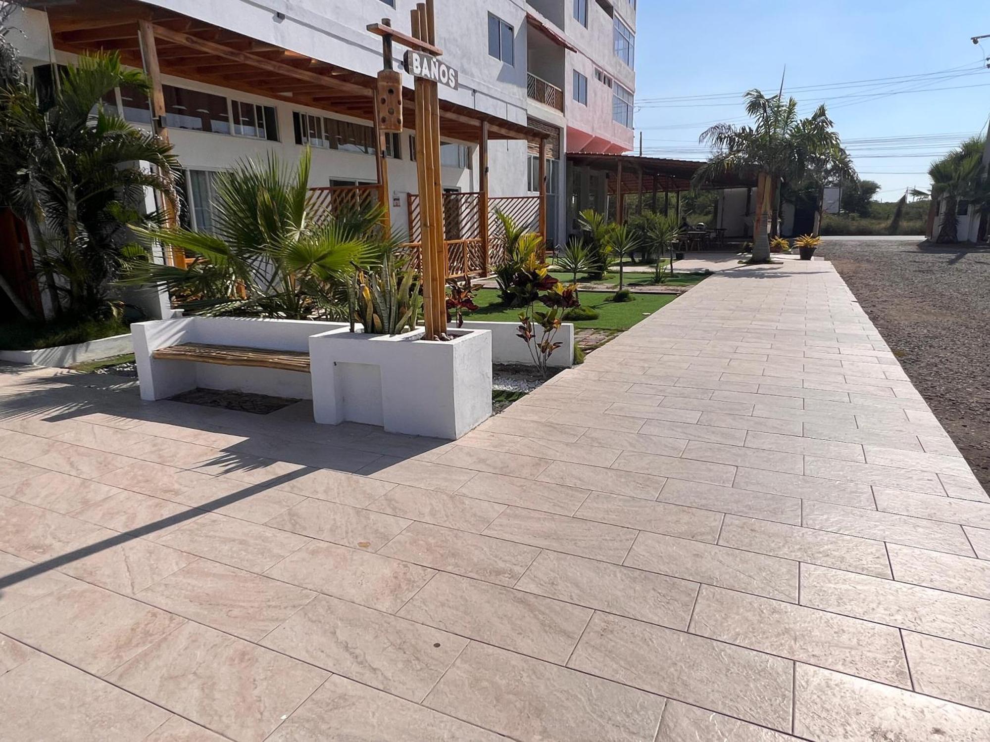 Ohana Beach Hotel Playas Eksteriør billede