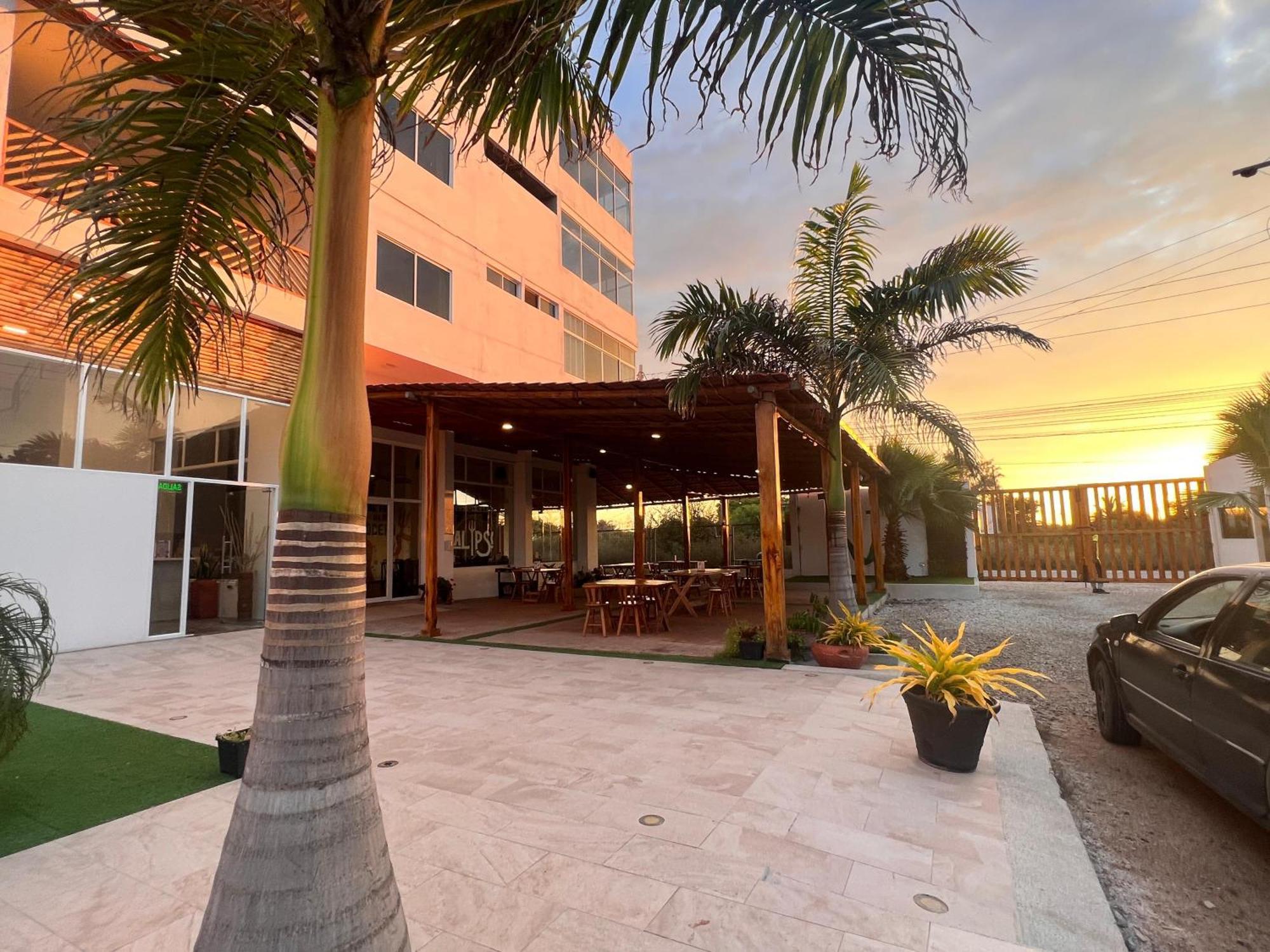 Ohana Beach Hotel Playas Eksteriør billede
