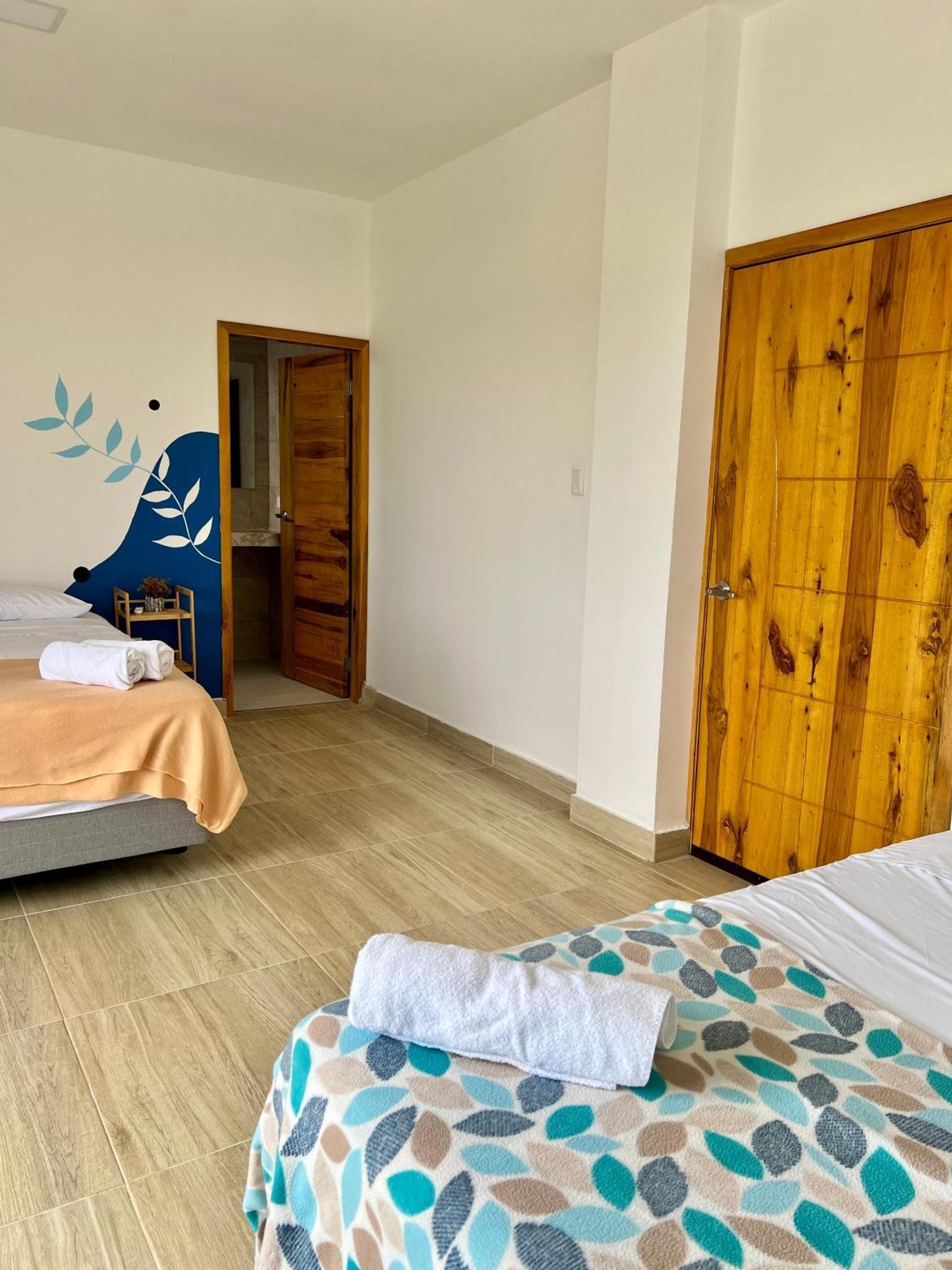 Ohana Beach Hotel Playas Eksteriør billede