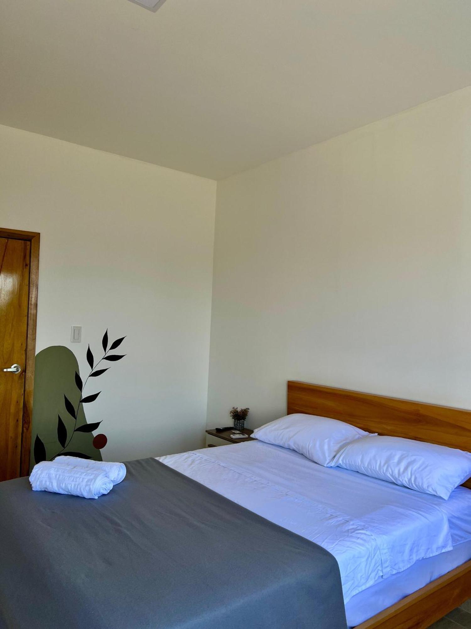 Ohana Beach Hotel Playas Eksteriør billede