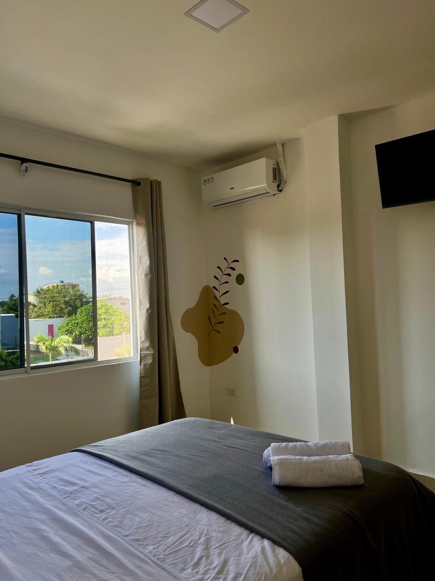 Ohana Beach Hotel Playas Eksteriør billede