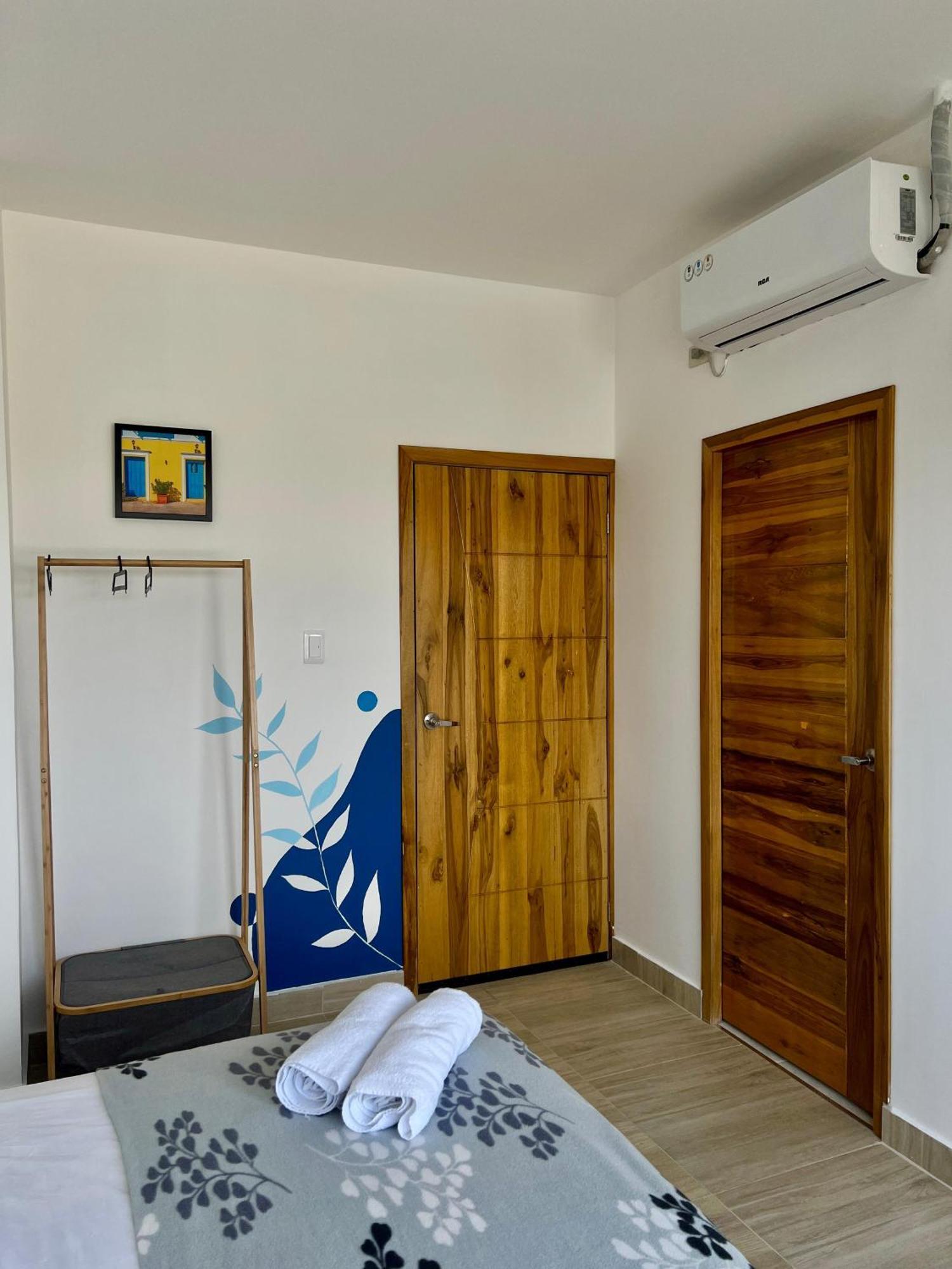 Ohana Beach Hotel Playas Eksteriør billede